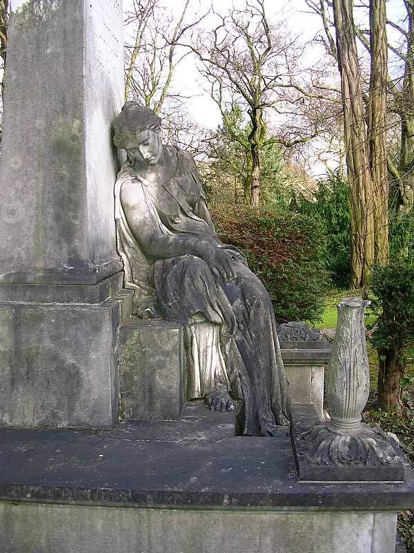 Grabmal der Familie Poensgen auf dem Dsseldorfer Nordfriedhof