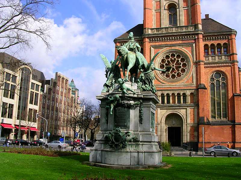 Kaiser Wilhelm I. Denkmal auf dem Martin Luther Platz in Dsseldorf!