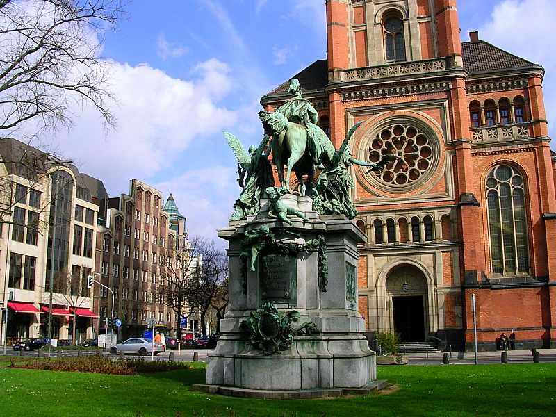 Kaiser Wilhelm I. Denkmal auf dem Martin Luther Platz in Dsseldorf!