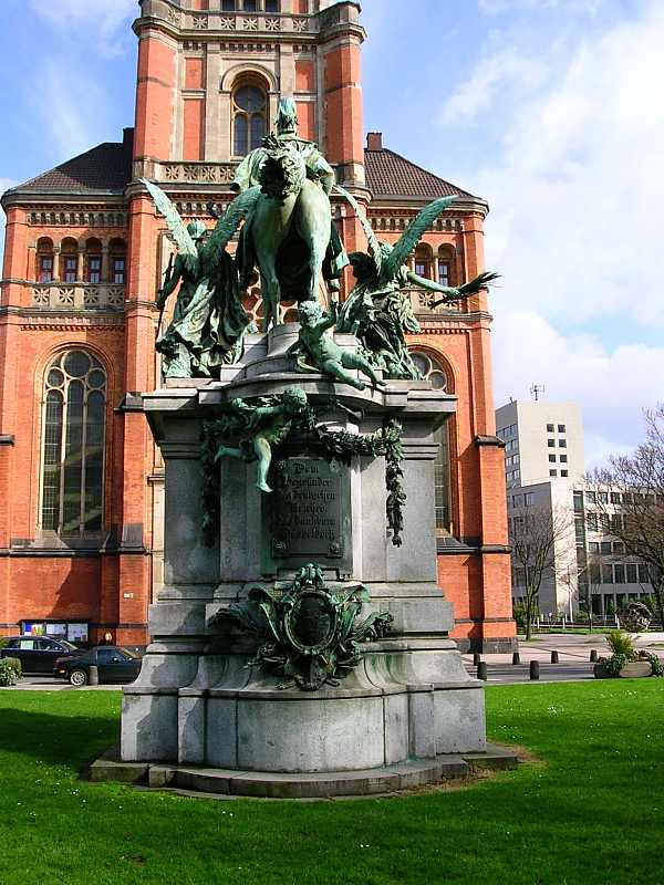 Kaiser Wilhelm I. Denkmal auf dem Martin Luther Platz in Dsseldorf!
